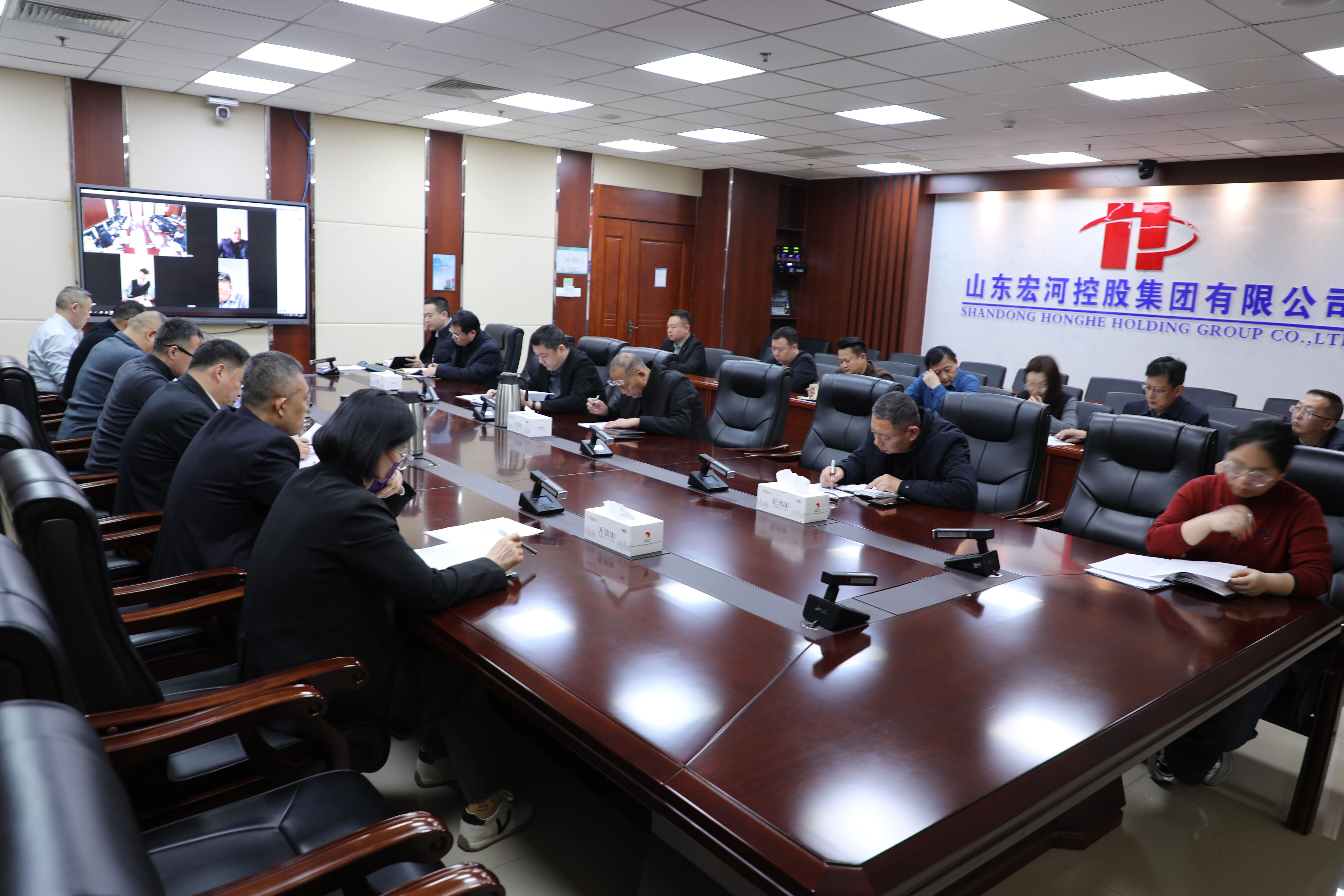 定打算明时限 压义务促落实——宏河团体召开2026年重点使命（名目）专项使命组鞭策使命集会2