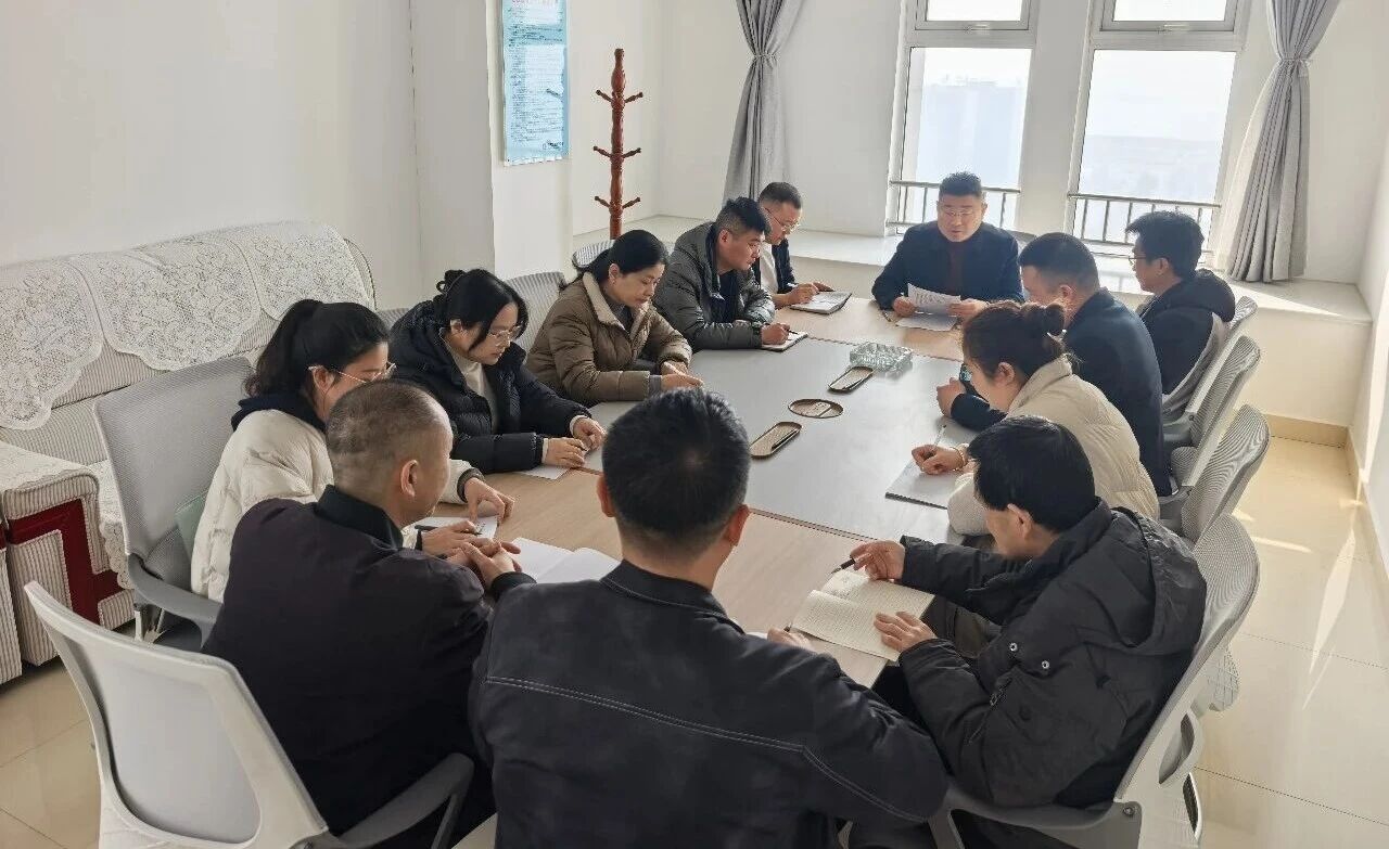 自动对标做检视 踏实晋升务虚效——宏城置业、宏矿房地产公司召开专题集会1